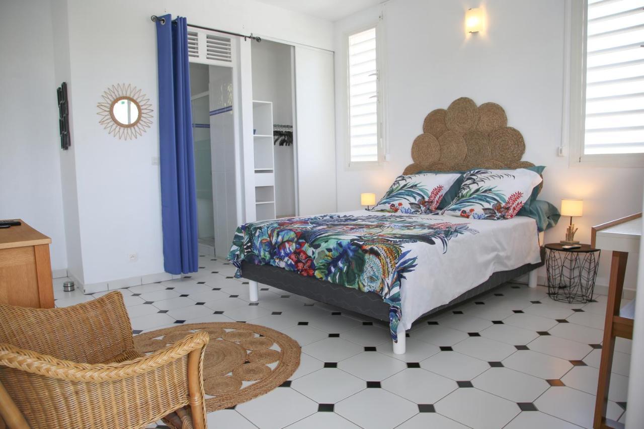 Villa Theo , Chambre D'Hotes , Petit Dejeuner, Table D'Hotes Sainte-Anne  Exteriör bild